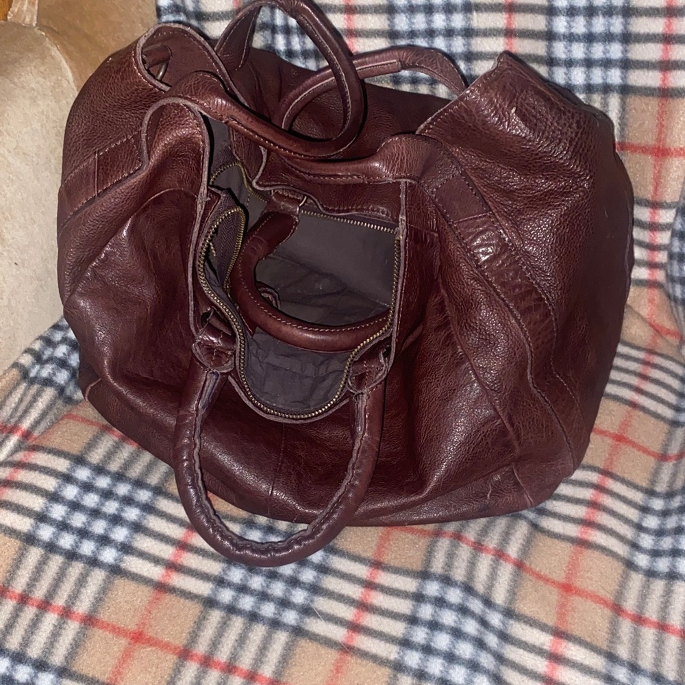 Leslie burgundy tote in Elegant Brown Leather No rips or stains